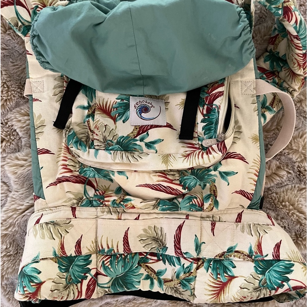 ERGO CARRIER. RARE ISLAND PRINT!